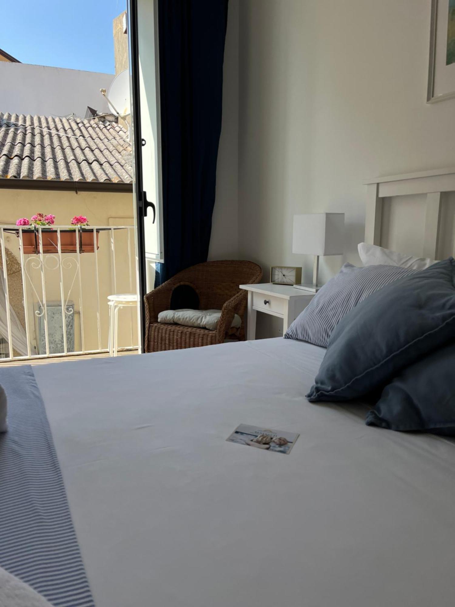 Pizzo Central House الغرفة الصورة